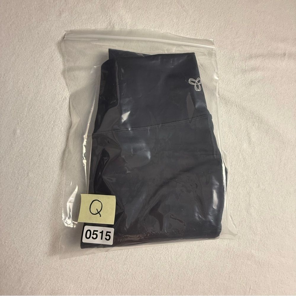 Aritzia TNA Black High Rise Leggings Size M Side Stripe Athleisure Activewear - Picture 14 of 14